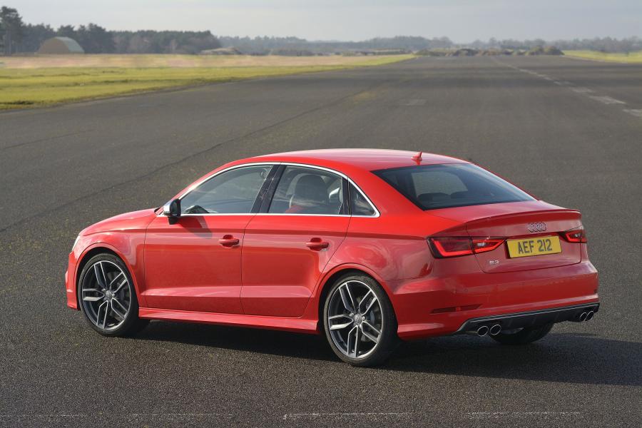  Audi S3 Sedan (8V) 2013 года  (UK) (фото 10 из 53)
